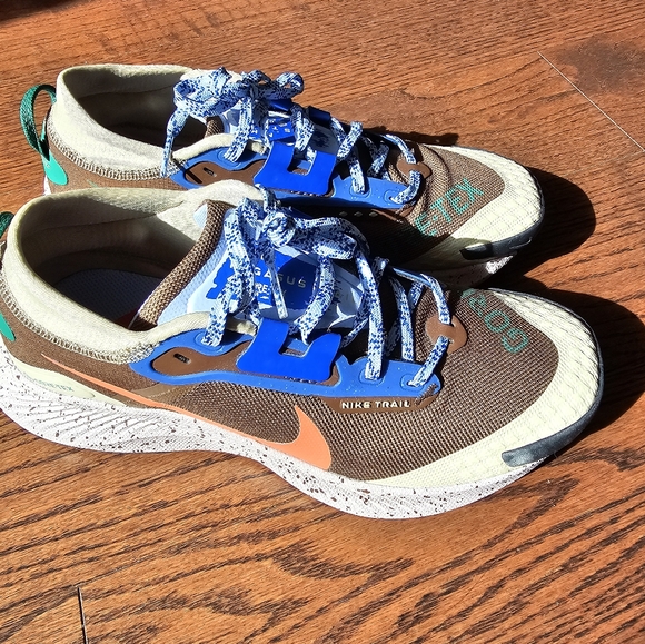 SOLD - Nike Gore-Tex Running Shoes - Picture 1 of 7